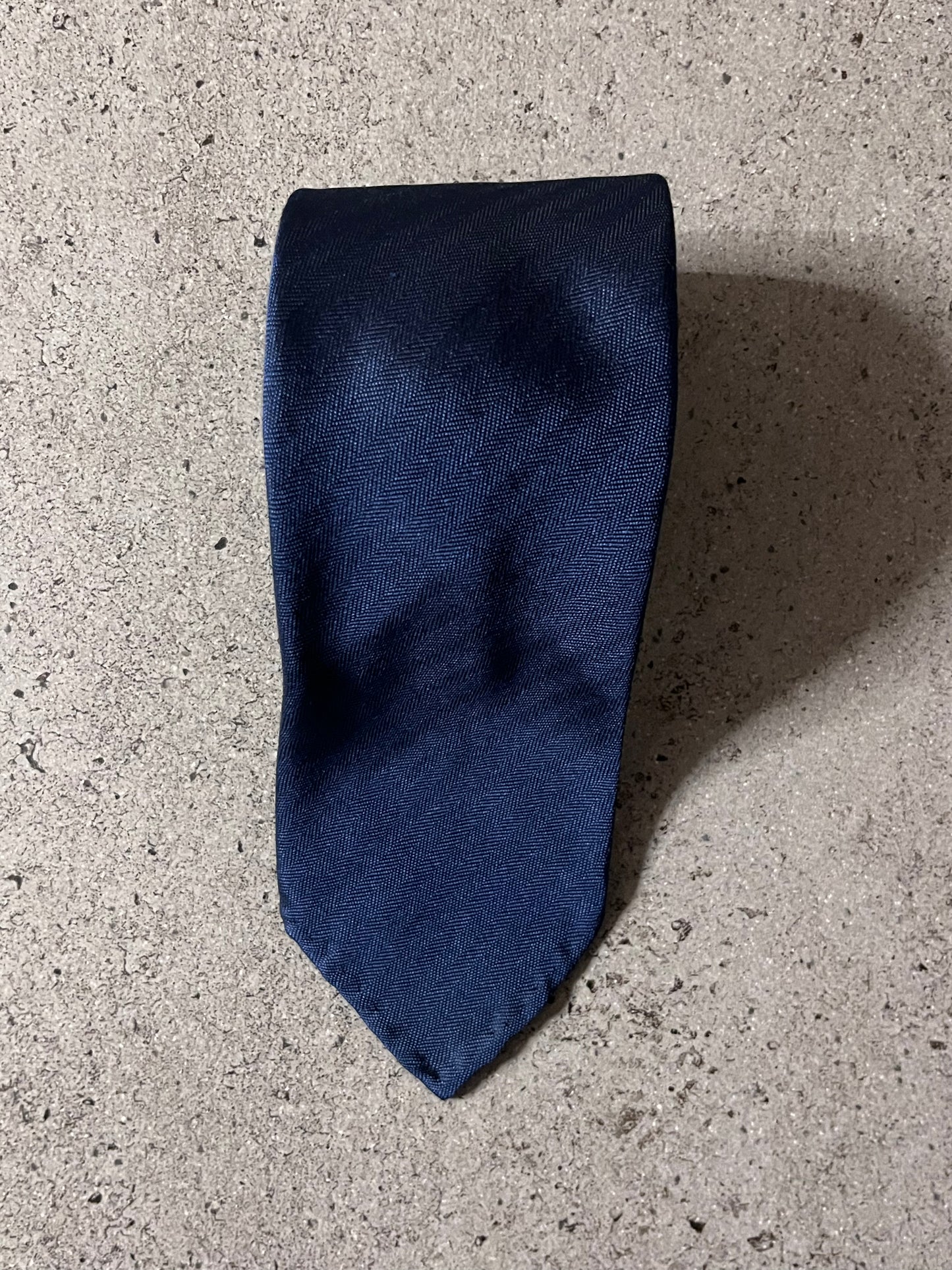 Firenze流ジャケットとライトブルーシャツ、TIE YOUR TIEタイのコーデセット:フィッティングはコンラッド東京で