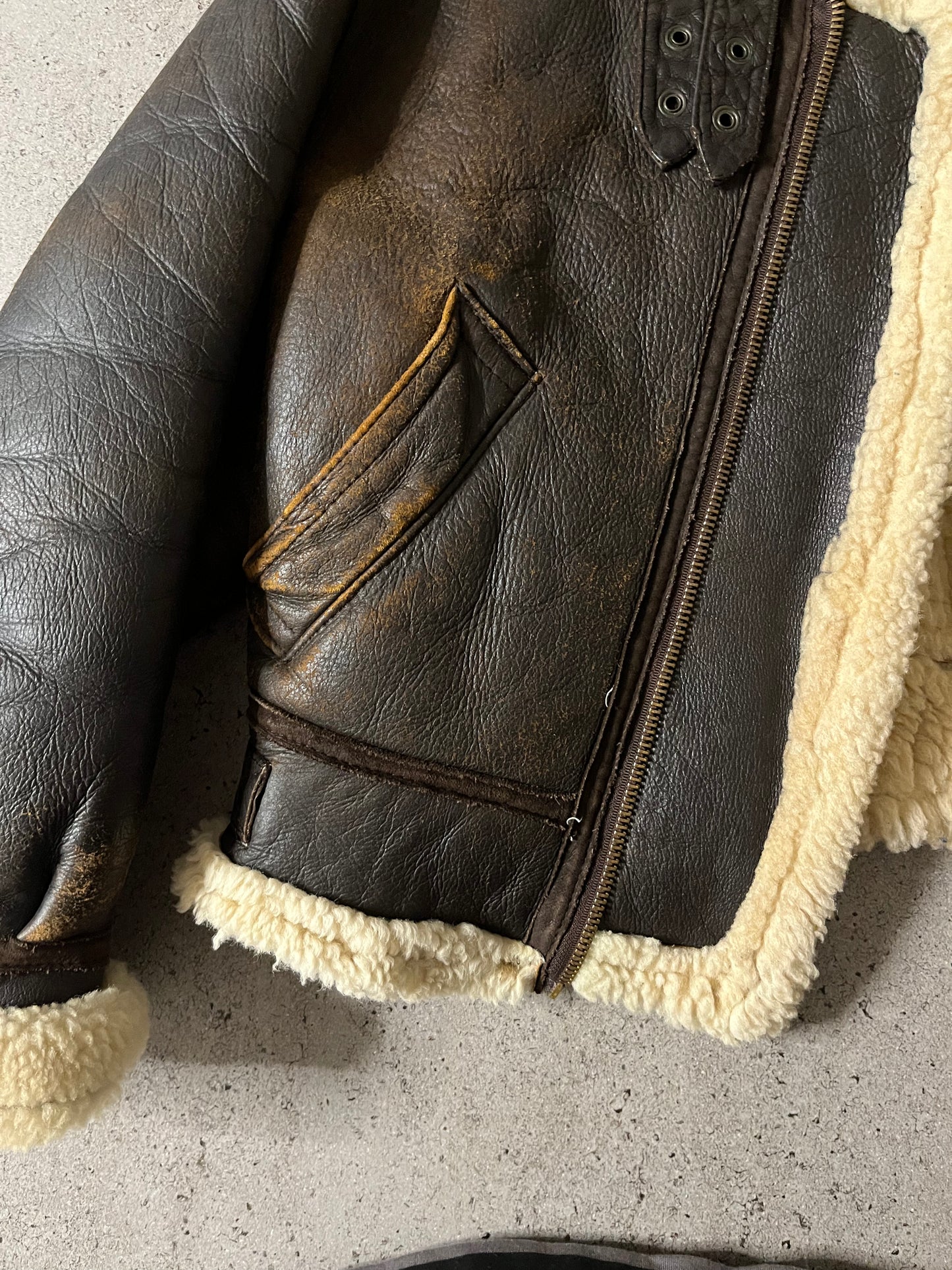 ジジイのVintage Mouton Bomber Jacket