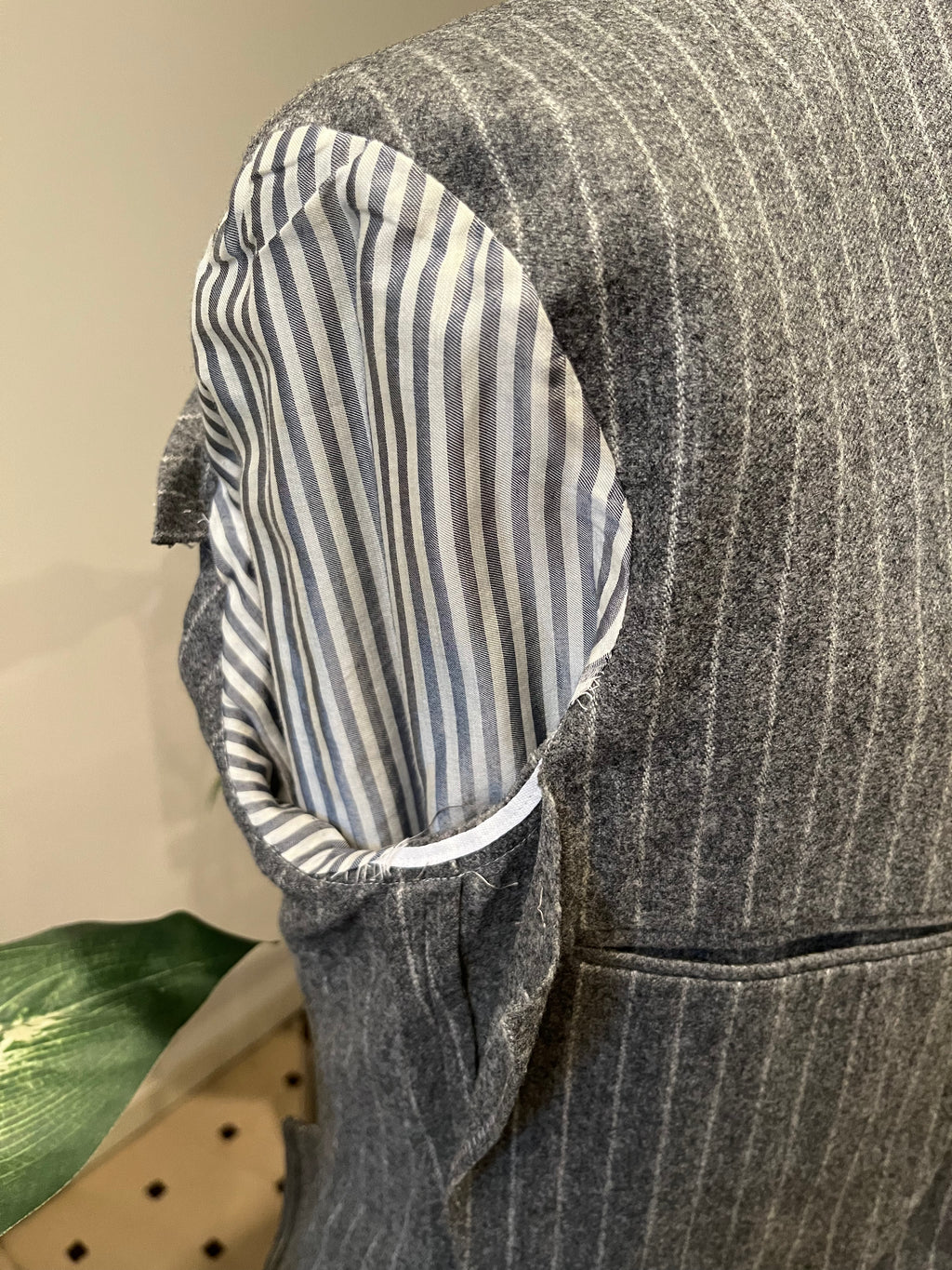 ジジイのLight Grey Flannel Pinstripe Suit